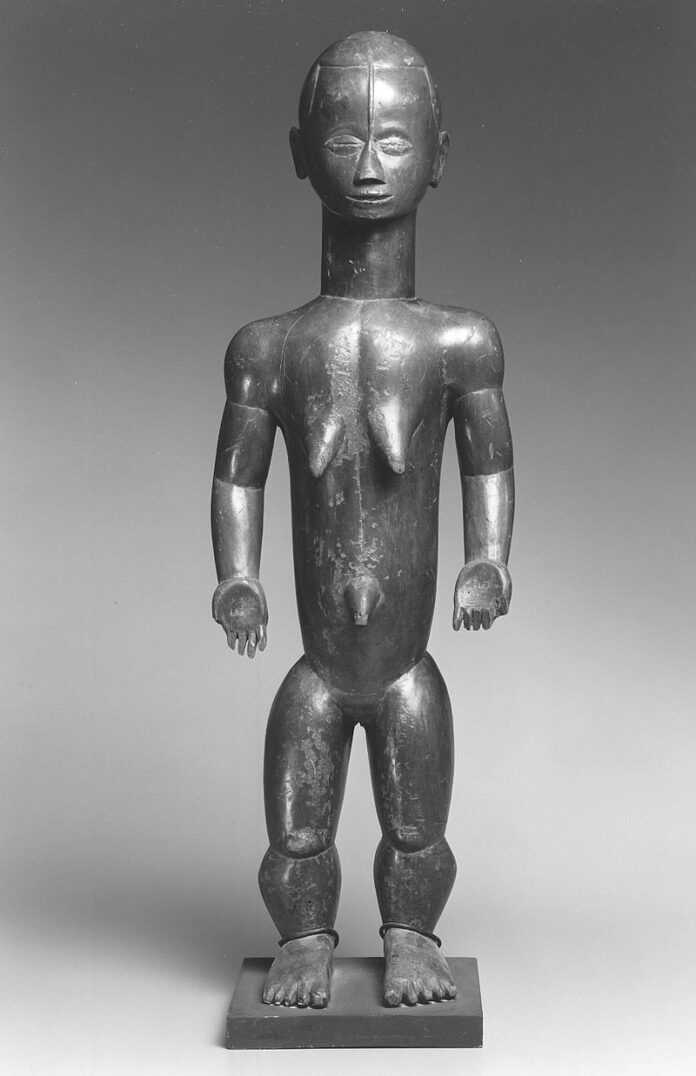 800px-Brooklyn_Museum_56.6.96_Standing_Female_Figure_(2)