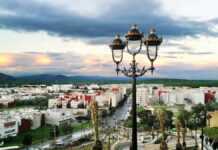 Vue sur la ville nouvelle, depuis Taza-Haut et les escaliers Bab Jemâa