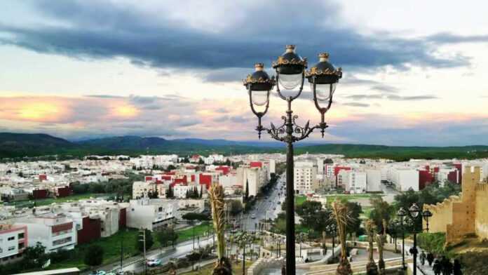 Vue sur la ville nouvelle, depuis Taza-Haut et les escaliers Bab Jemâa