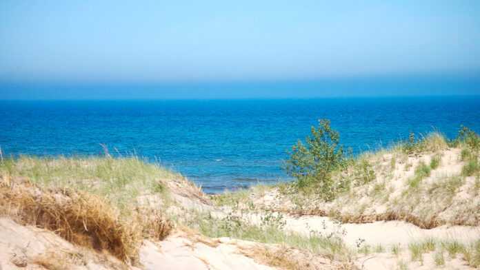 La mer vue depuis les dunes du rivage