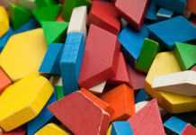 Des dominos de toutes les couleurs