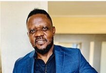 Tchop Tchop rit des siens Tchop Tchop rit des siens