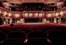 Culture : le théâtre revit en Algérie La salle d'un théâtre (illustration)