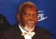 Les Centrafricains chantent le départ de Patassé Les Centrafricains chantent le départ de Patassé