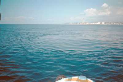 Une source sous-marine visible depuis la surface Une source sous-marine visible depuis la surface