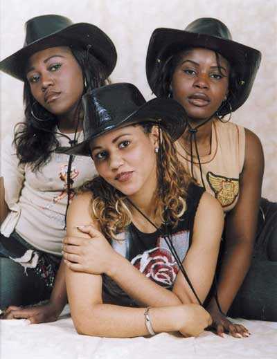 Grace, Bonkale et Gina J Grace, Bonkale et Gina J