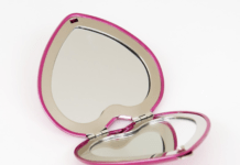 « Joli miroir… Dis-moi comment être la plus belle » : Ma lotion, une alliée discrète et précieuse « Joli miroir… Dis-moi comment être la plus belle » : Ma lotion, une alliée discrète et précieuse