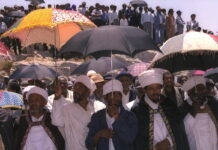 Juifs d’Afrique sous l’étoile de David Mémorial cérémonie pour immigrant éthiopien Har Tayasim.