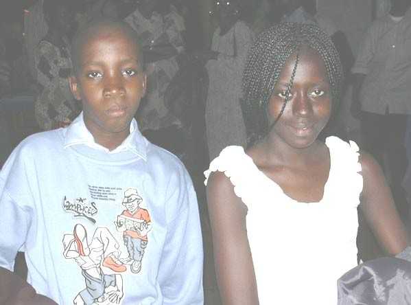 Alioune et Alimatou à l'aéroport LSS de Dakar, avant leur départ pour le Sénégal Alioune et Alimatou à l'aéroport LSS de Dakar, avant leur départ pour le Sénégal