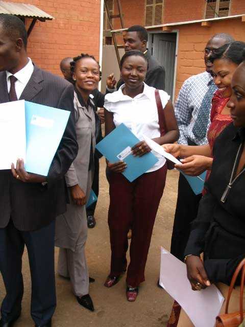 Marguerite Marcelline Kinfack Dongmo (au centre) Marguerite Marcelline Kinfack Dongmo (au centre)