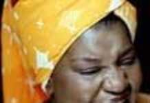 Queen Etemé chante contre la drépanocytose Queen Etemé chante contre la drépanocytose