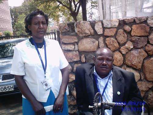 Richard Lenana Ole Pulei et son épouse Richard Lenana Ole Pulei et son épouse