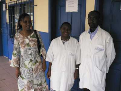 Le Dr Vemin (à gauche) et ses pédiatres Le Dr Vemin (à gauche) et ses pédiatres