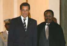 Sarkozy fait la tournée des popotes en Afrique