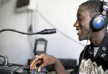 L’Afrique à l’écoute des radios de la paix