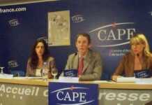 De gauche à droite, Federica Marzo, Colm Foy et Lucia Wegner