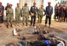 Cameroun : quatre malfrats abattus et exposés en public par les forces de l’ordre Cameroun : quatre malfrats abattus et exposés en public par les forces de l’ordre