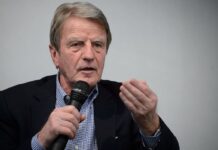Bernard Kouchner dans la tourmente Bernard Kouchner