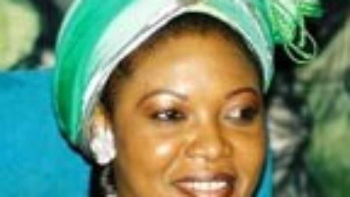 Gabon la dépouille mortuaire d'Edith Bongo arrive à Libreville