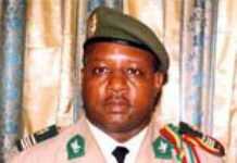 Guinée: le président, sa fille, et son ministre du Commerce Guinée: le président, sa fille, et son ministre du Commerce