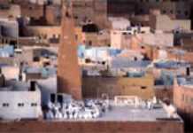 Algérie : Mozabites et Malékites enterrent la hache de guerre à Berriane Algérie : Mozabites et Malékites enterrent la hache de guerre à Berriane