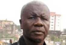 Cameroun : liberté pour le chanteur Lapiro de Mbanga Cameroun : liberté pour le chanteur Lapiro de Mbanga