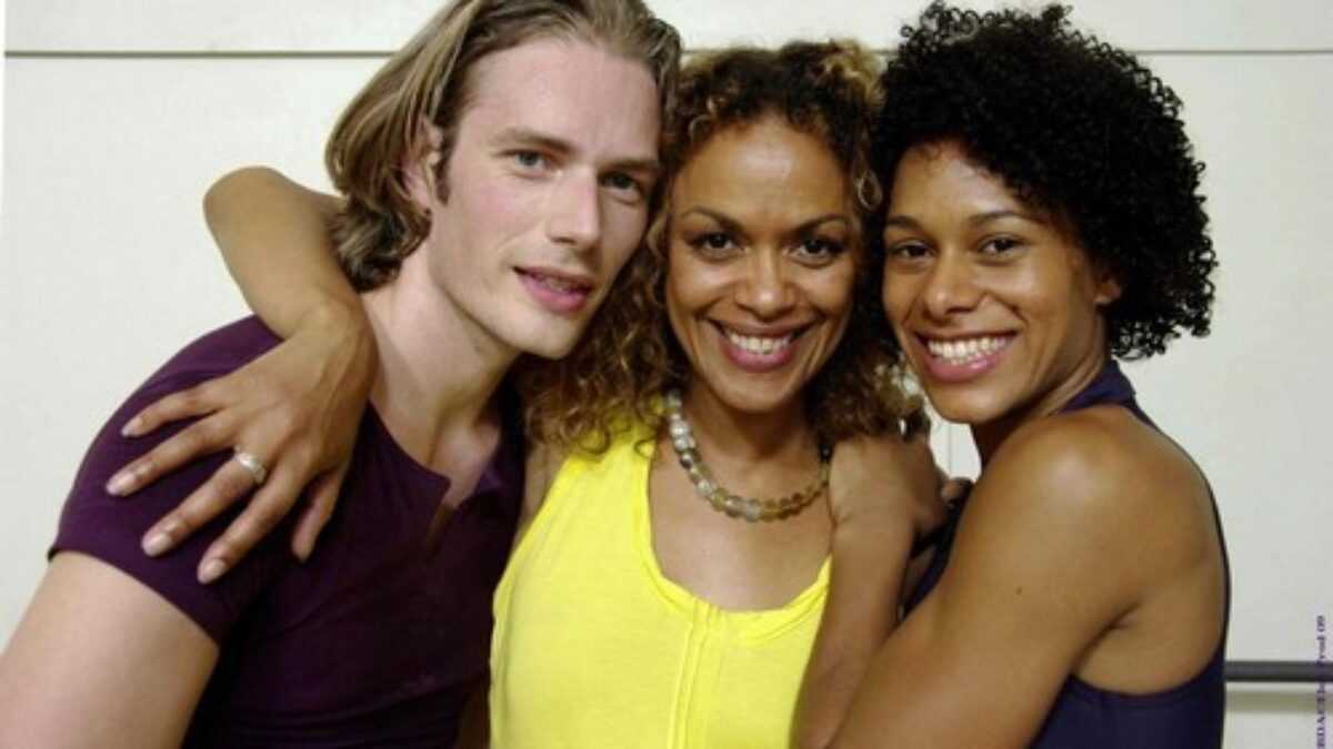 "Fais danser la poussière" : Marie Dô, Tatiana Seguin et la danse