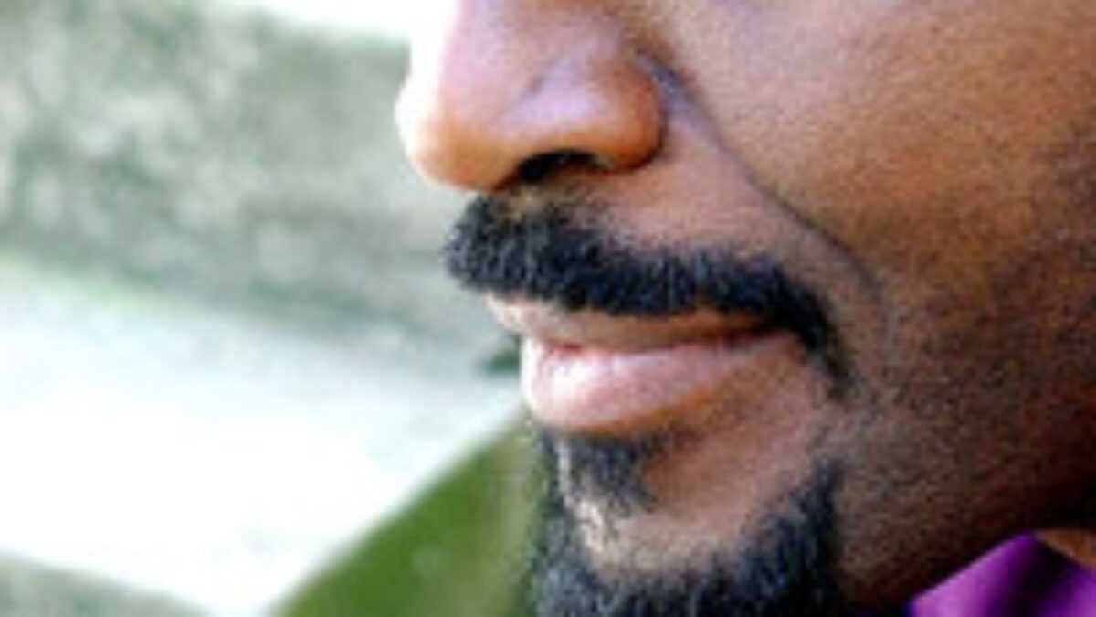 Emil AbossoloMbo le spectacle parfait