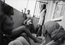 Nouvelles initiatives en faveur des mères et des enfants d’Afrique Nouvelles initiatives en faveur des mères et des enfants d’Afrique