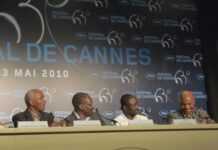 Mahamat-Saleh Haroun : « Je ne peux pas raconter le rire » Mahamat-Saleh Haroun et ses acteurs principaux : Youssouf Djaoro (Adam), Diouc Koma (Abdel) et Emil Abossolo-Mbo