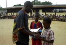 tortue-enfants-Gabon1.jpg