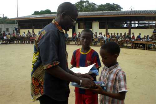 tortue-enfants-Gabon1.jpg