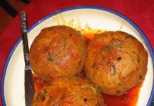 Boulettes Kefata en sauce tomate