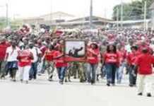Gabon : la dépouille mortelle de Pierre Mamboundou exposée au carrefour Rio Gabon : la dépouille mortelle de Pierre Mamboundou exposée au carrefour Rio