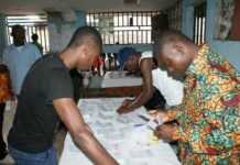 Retrait des cartes d'électeurs au Cameroun