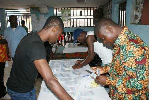 Retrait des cartes d'électeurs au Cameroun Retrait des cartes d'électeurs au Cameroun