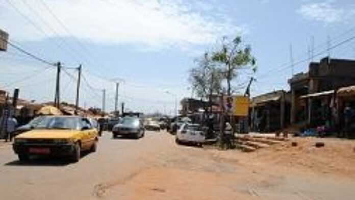 photo_d_une_rue_a_Yaounde.jpg