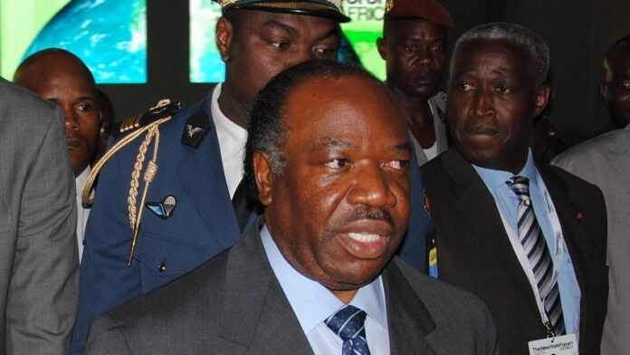 Ali Bongo sort du New York Forum AFRICA accompagné par son Premier Ministre.