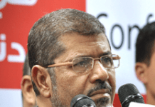 Egypte : Mohamed Morsi s’entoure d’un copte, d’une femme et d’un salafiste