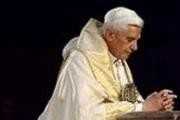 bxvi_en_priere.jpg bxvi_en_priere.jpg