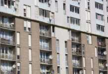 Trappes : agressée puis « insultée par la police », une adolescente se défenestre Trappes : agressée puis « insultée par la police », une adolescente se défenestre