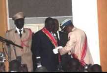 Centrafrique : Djotodia décoré avec des bijoux en toc, le directeur du Trésor arrêté