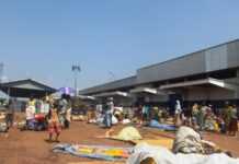 Centrafrique : des milliers de réfugiés envahissent le tarmac de l’aéroport Bangui M’poko