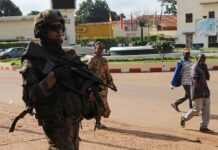 Centrafrique : François Hollande avoue une « mission dangereuse » Centrafrique : François Hollande avoue une « mission dangereuse »