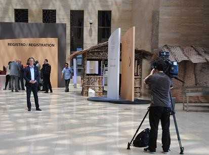 Equipe d'Euronews au Palais des Congrès de Sipopo