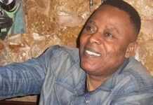 RDC : hommage national au chanteur King Kester Emeneya, enterré à Kinshasa RDC : hommage national au chanteur King Kester Emeneya, enterré à Kinshasa