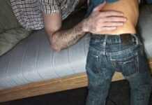 Vidéo-Maroc : un pédophile pris en flagrant délit avec un garçon Vidéo-Maroc : un pédophile pris en flagrant délit avec un garçon