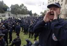 Algérie : les policiers contestataires évacuent l’entrée de la Présidence Algérie : les policiers contestataires évacuent l’entrée de la Présidence