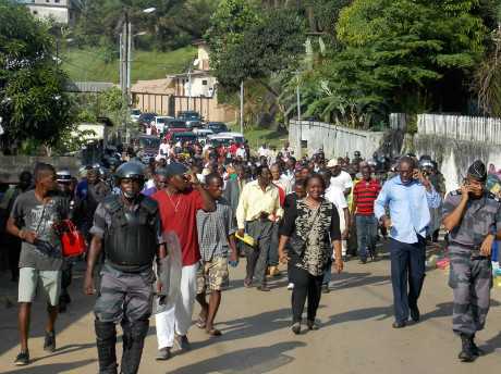 gabon_marche_opposition_2.jpg