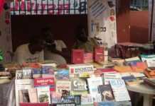 Soirée Bibliothèques Sans Frontières salon_livre3.jpg